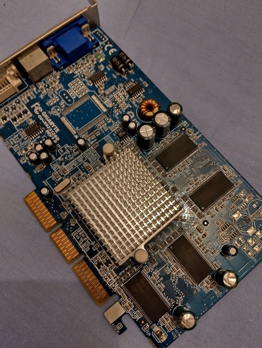 Vând placa grafică retro-gaming