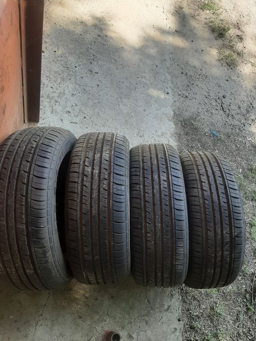 Продам шины 215/55/16