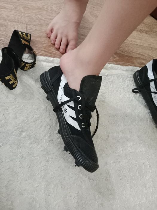 Кеды футбольные ( бутсы)