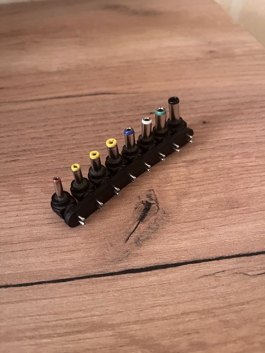 Универсальный адаптер для ноутбука, принтера, камер и тд.