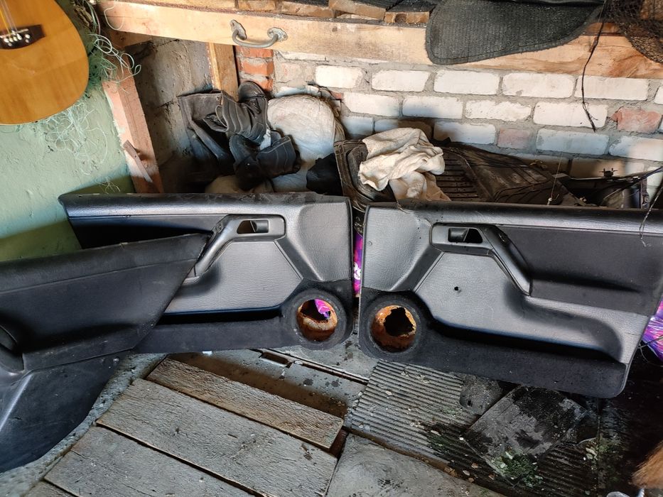 Продам дверные карты гольф 3