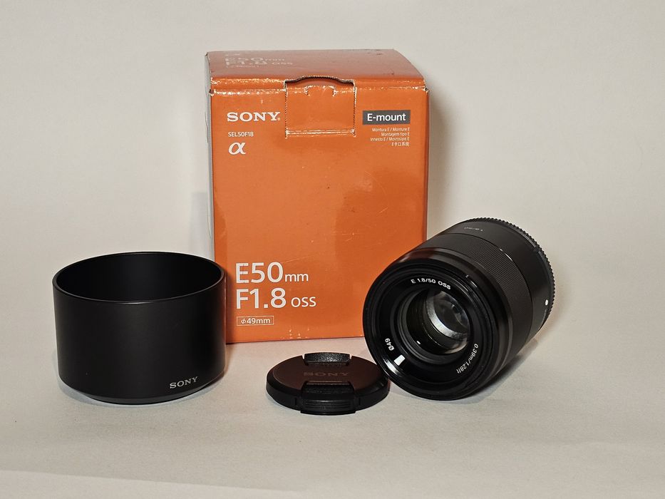 Sony E 50mm f/1.8 OSS