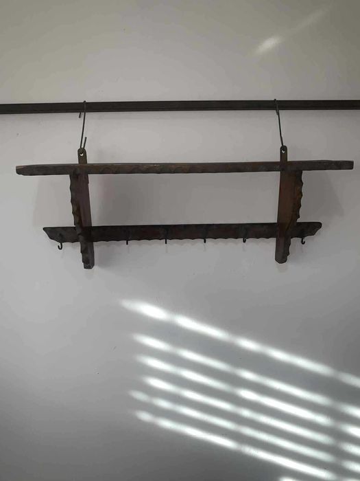 Cuier din lemn vintage