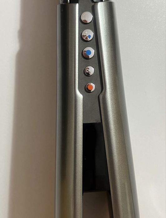 aparat de uscat parul Dyson Airstrait