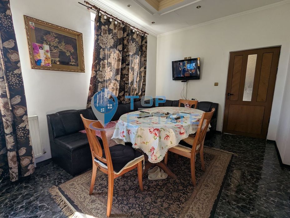 Ремонтирана и готова за нанасяне къща в село Пчелище, област Велико Т