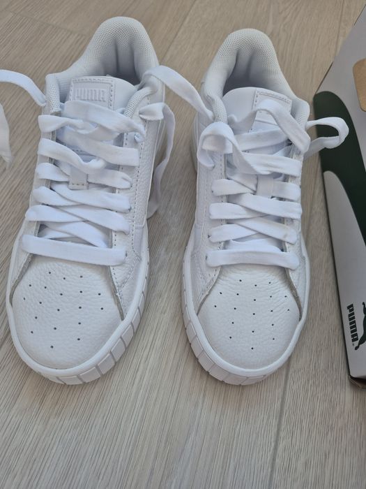 Нови дамски маратонки Puma, №36 (22,5 см).