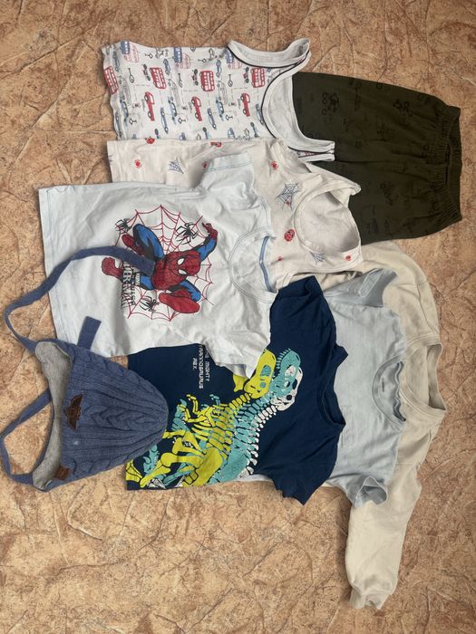 Отдам даром вещи на мальчика 3-4 года