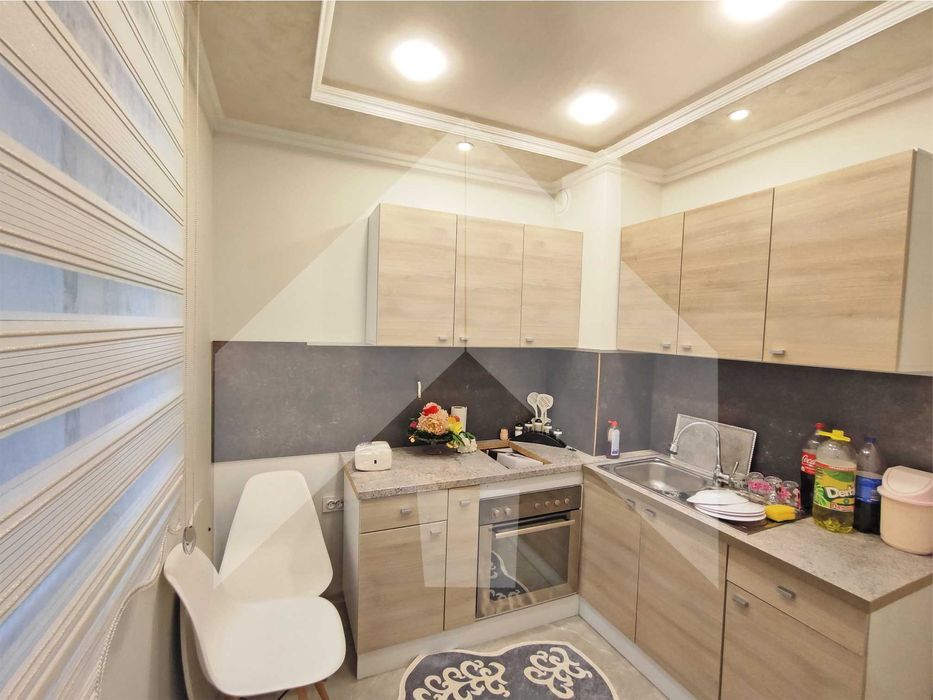 Продава се Тристаен апартамент в Нови пазар - 75 кв.м за 1054 €/кв.м - Снимка #12