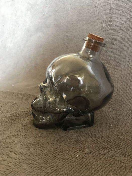 Стакан череп декоративный