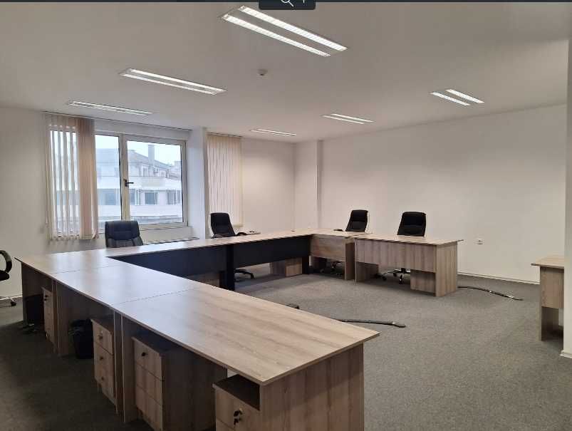 Дава се под наем Офис в Варна, ЖП Гара - 100 кв.м за 800 € - Снимка #1