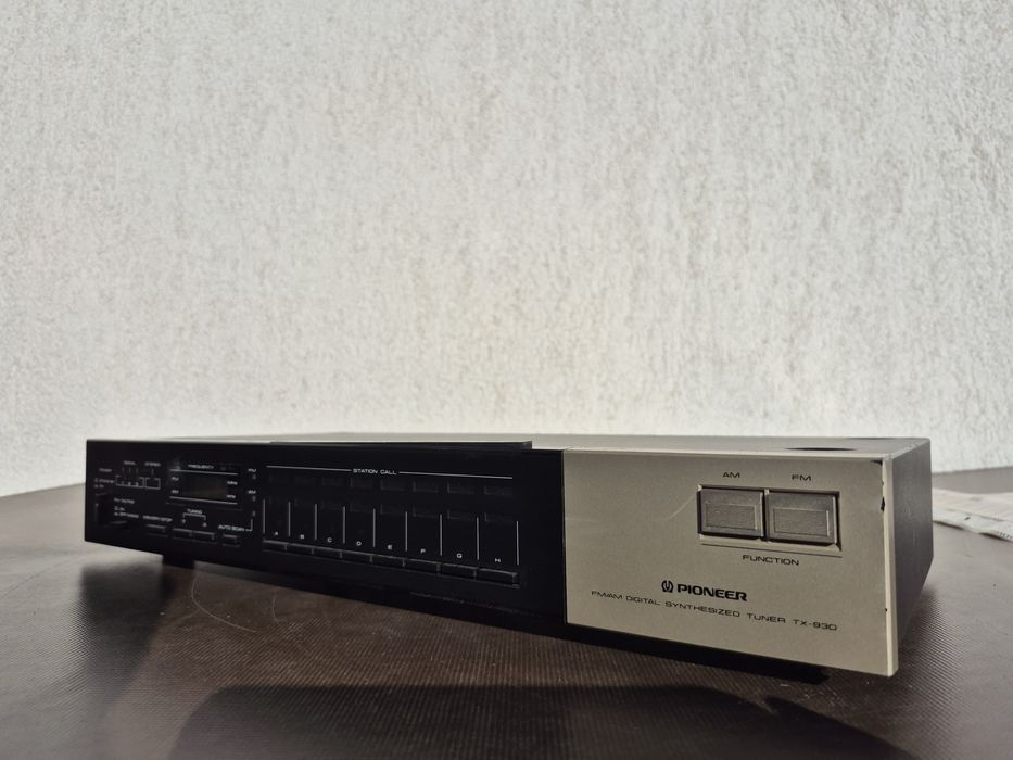 Vând tuner AM/FM Marca Pioneer model TX 930,made in japan
Video program system
