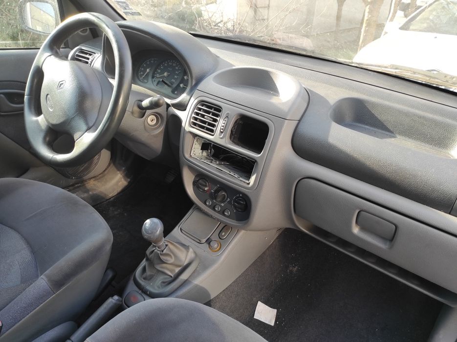 Продавам на части RENAULT CLIO 1.9 D