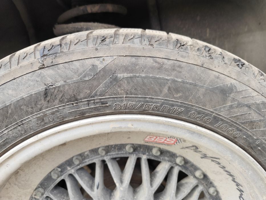 Продам шины 215/55/R17