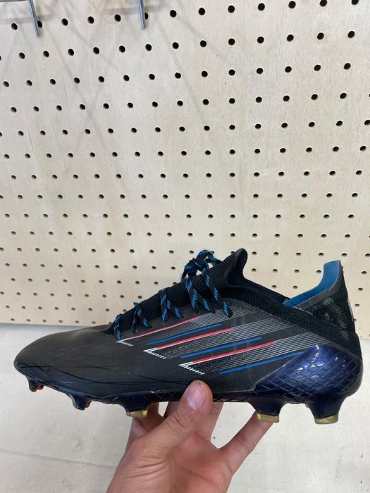 Футбольные бутсы Adidas X