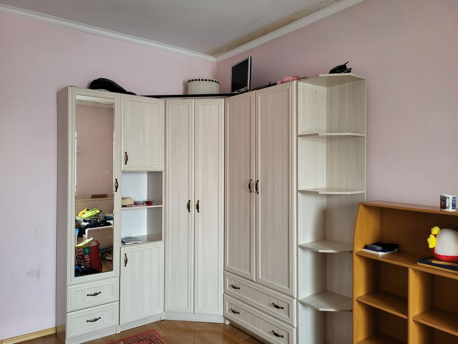 Детская мебель и холодильник