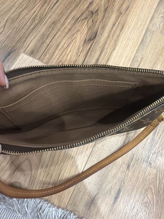 Оригинална чанта Louis Vuitton Pochette Accessoires Monogram (2016)