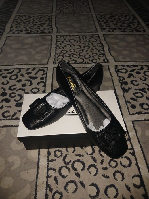 Продаются женские туфли