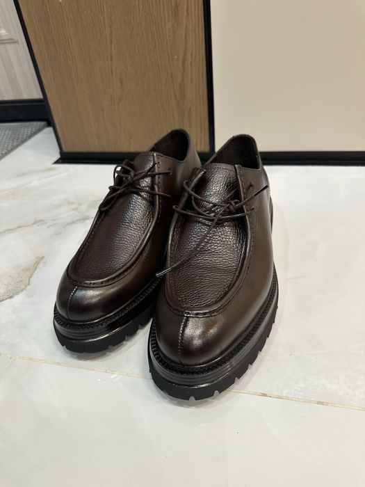 Продам туфли дерби новые