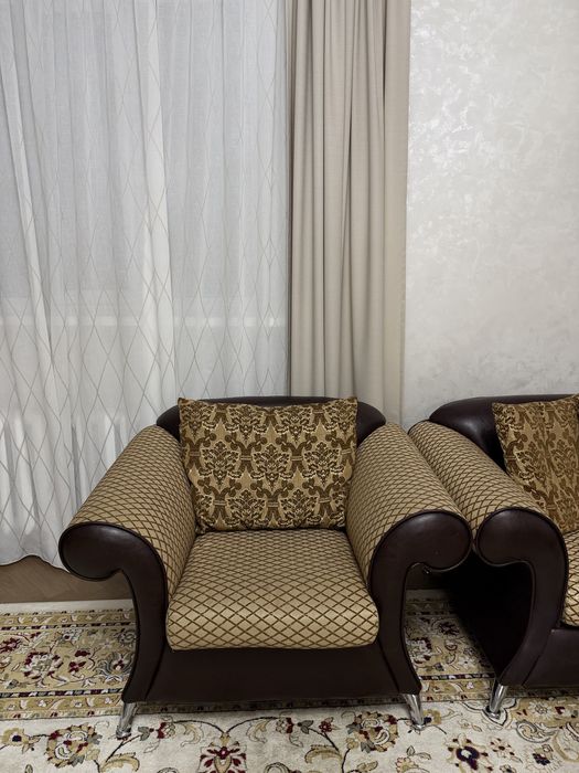 Продам диван с креслом