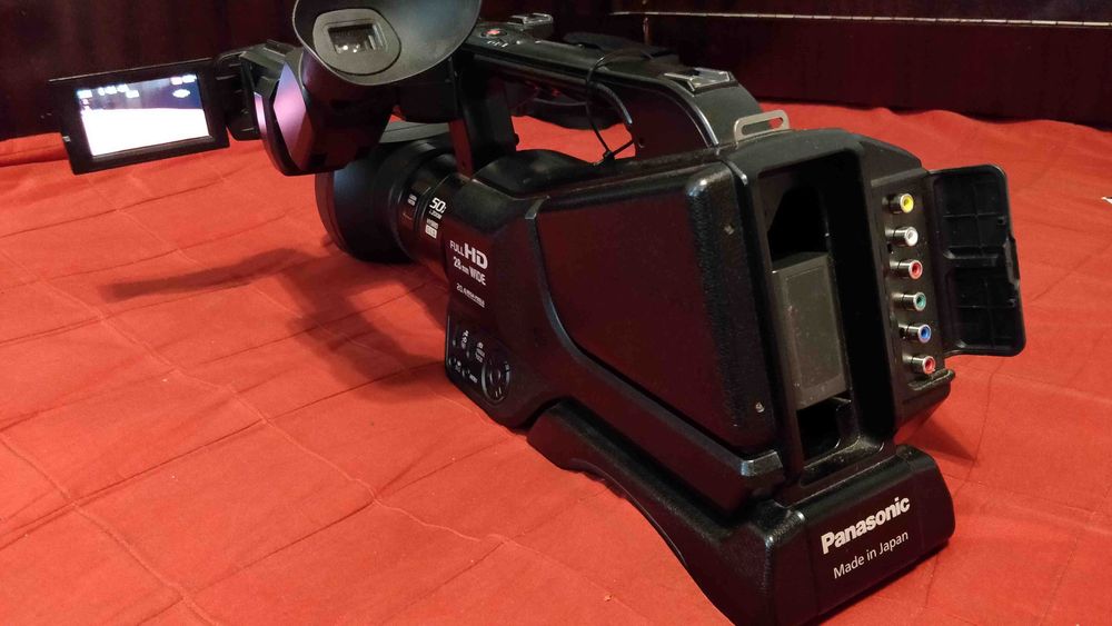 Camera Video Panasonic AG-AC8EJ  Full HD AVCCAM de umar