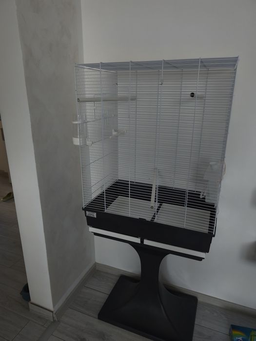 Vând colivie papagali