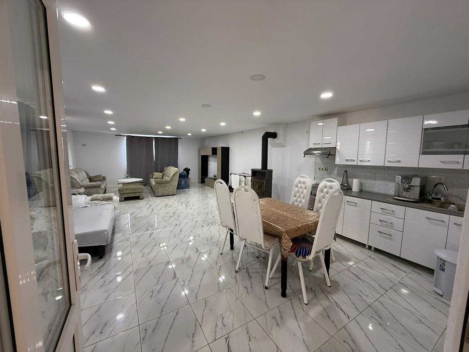 Casă si Grădină de vânzare