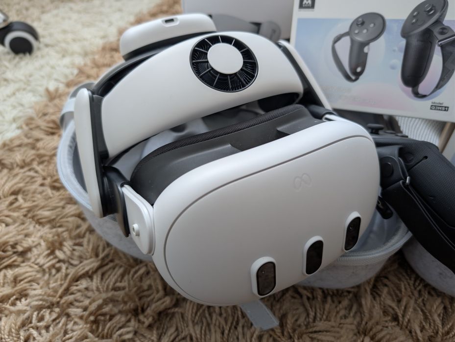 Meta Quest 3 cu BoboVR S3 Pro, AMVR Grips, Carry Case