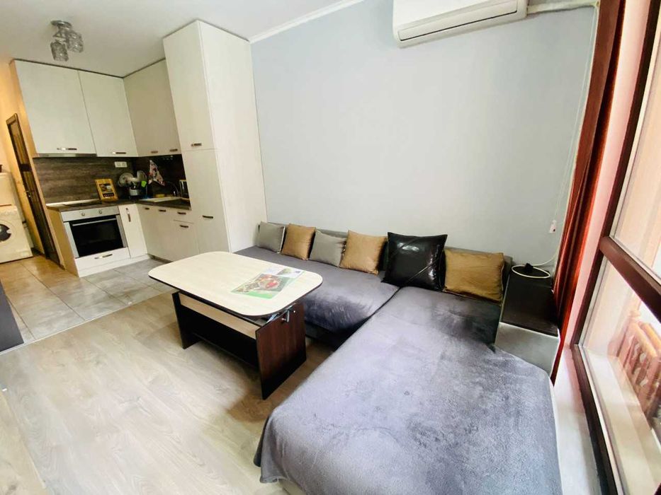 Дава се под наем Едностаен апартамент в Пловдив, Южен - 35 кв.м за 240 € - Снимка #1