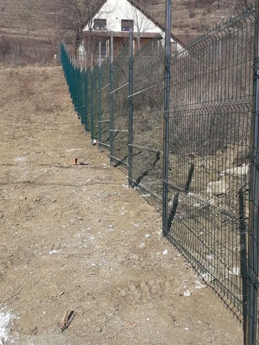 Garduri porți din plasă bordurată
