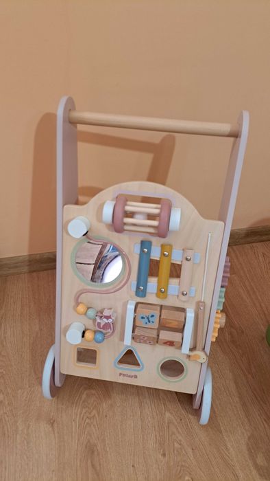 Уокър за бебе на марката Polar B