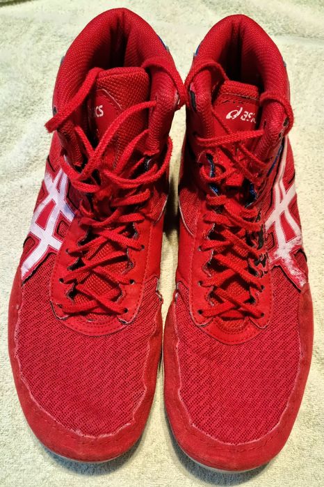 Vând ghete de lupte greco romane !