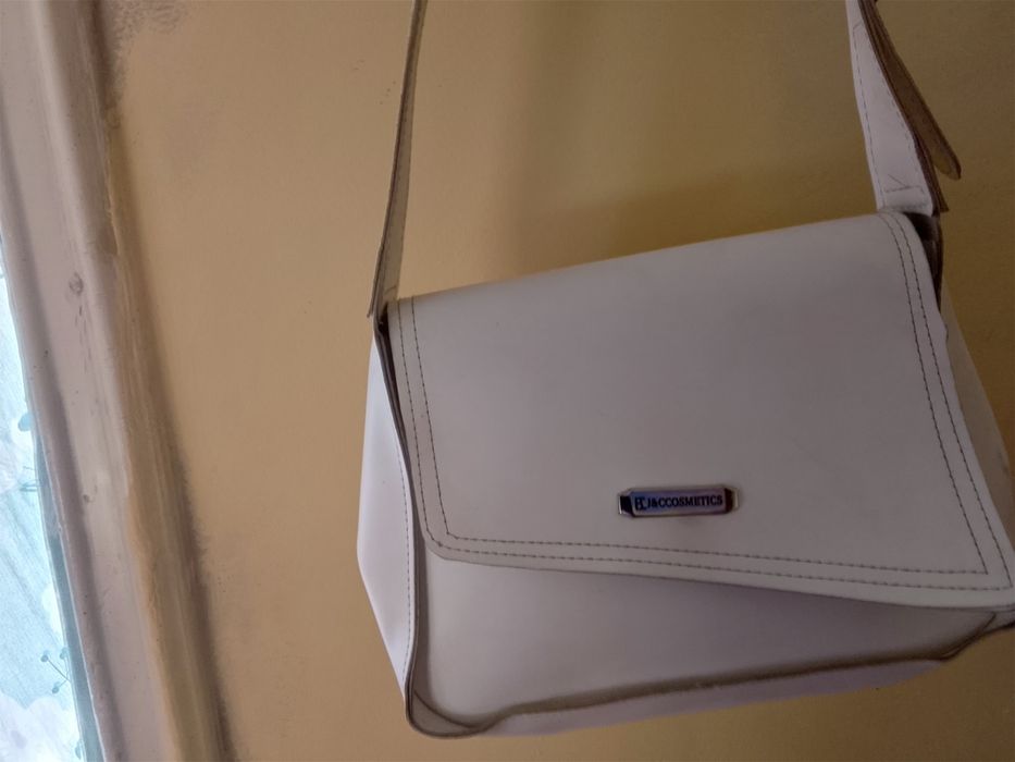 Ayollar uchun yelkama sumka