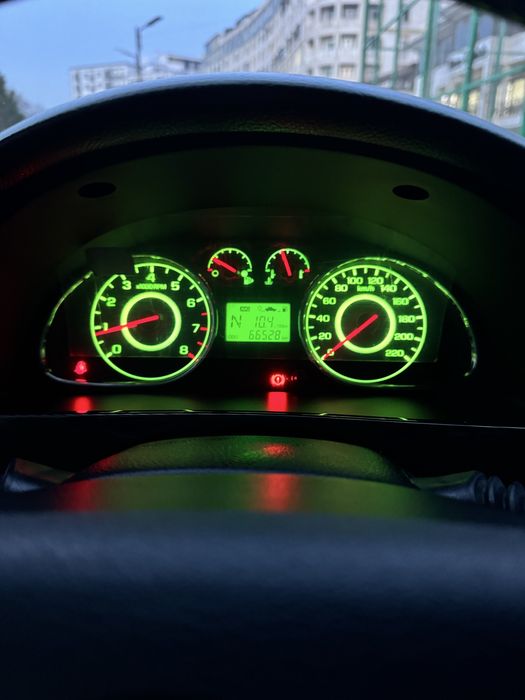 Jentra qora avtomat srochna !