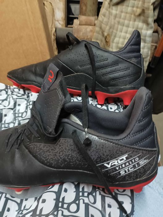 Футболни обувки виралдо колела