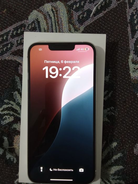 Продам Айфон 13,с гарантией