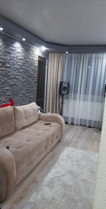 Apartament 3 camere 39B mobilat- utilat.