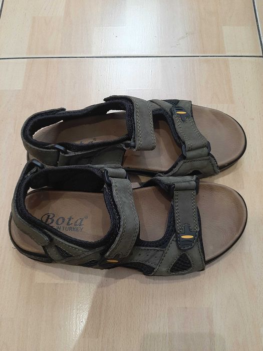 подростковые сандалии