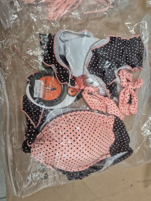 19 Costume de baie noi, lichidare de stoc