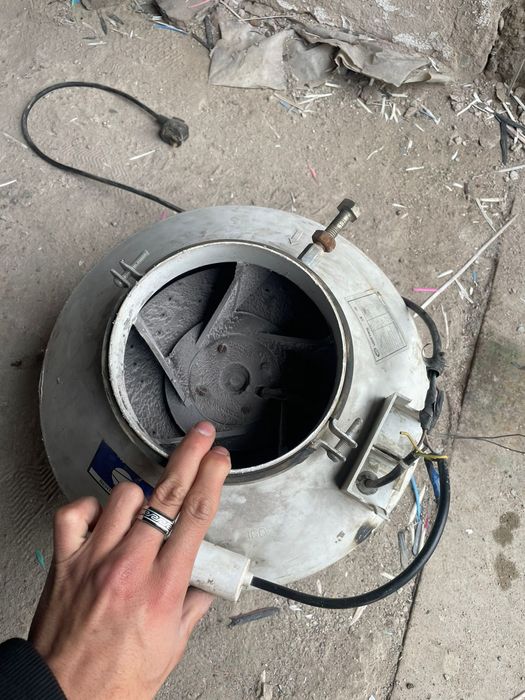 Вентелятор для вентиляционной трубы