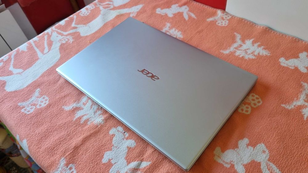 ACER i3 generatia a-11-a = 800 lei