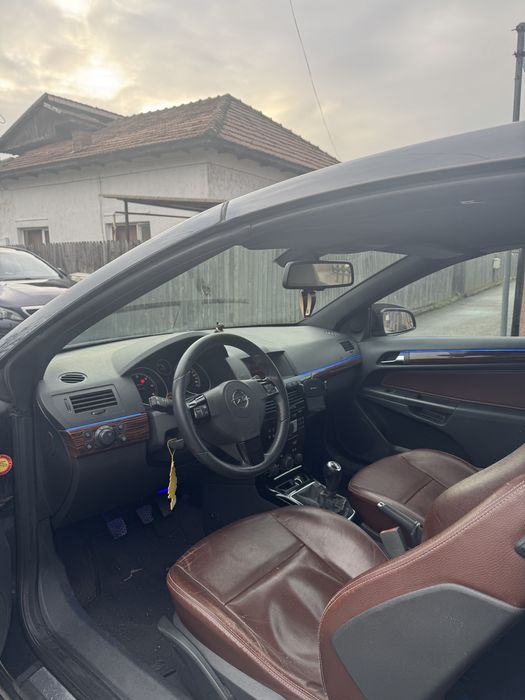 Opel astra h twintop