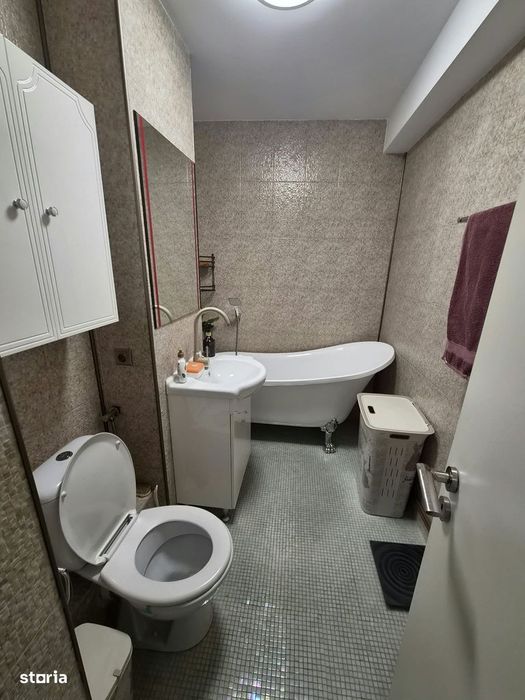 Garsonieră de vânzare în Pitești.