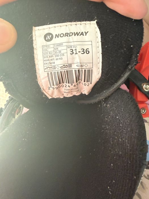 Продаю коньки. 10 000 за пару.