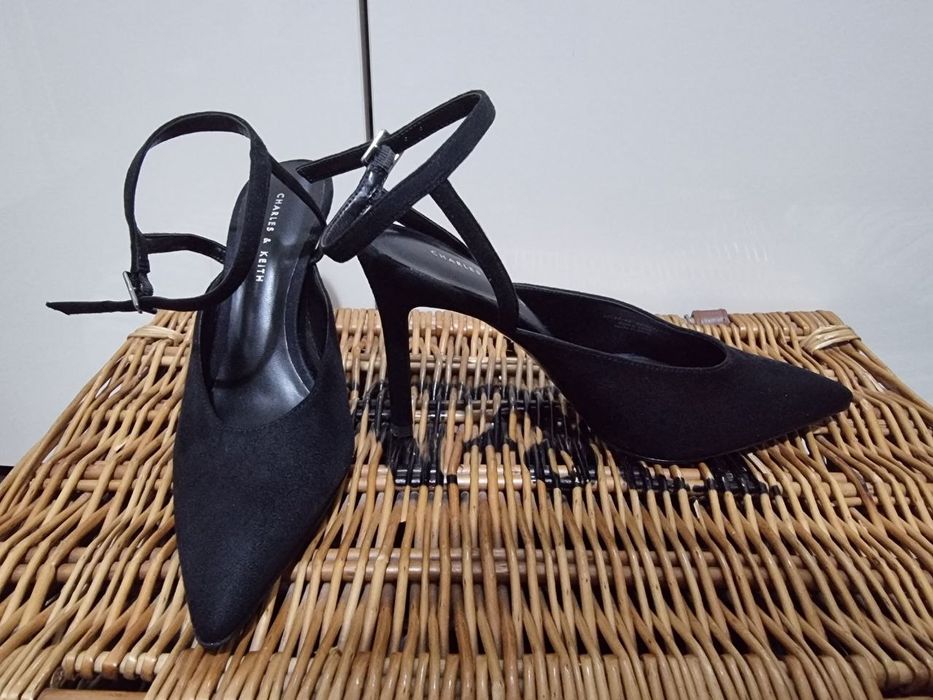 Женские босоножки Charles & Keith