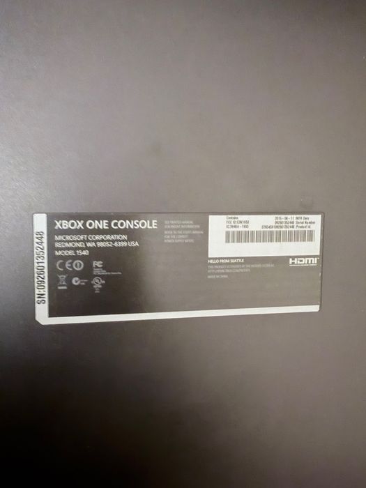 Xbox One черен +контролер+игра