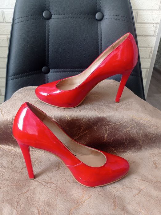 Продам туфли каждые по 2500