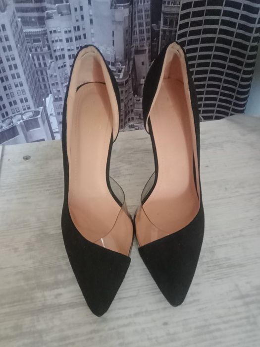 Обувки на висок ток