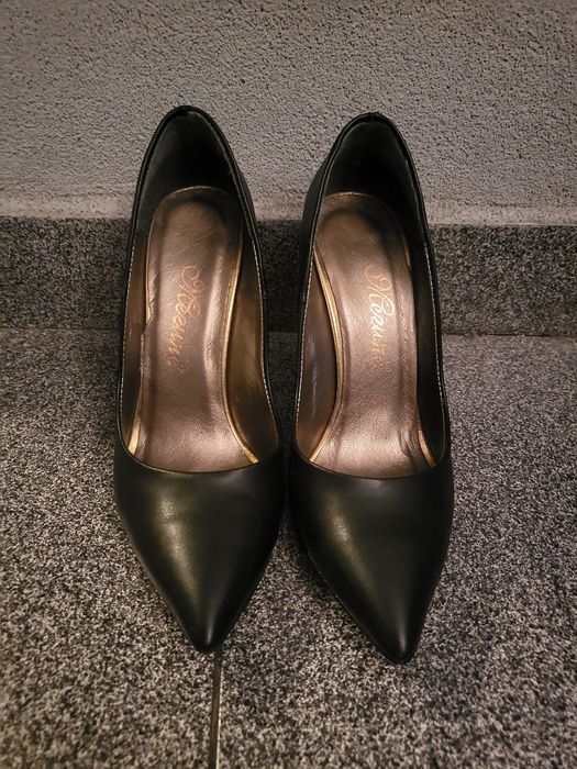 Дамски кожени обувки на ток