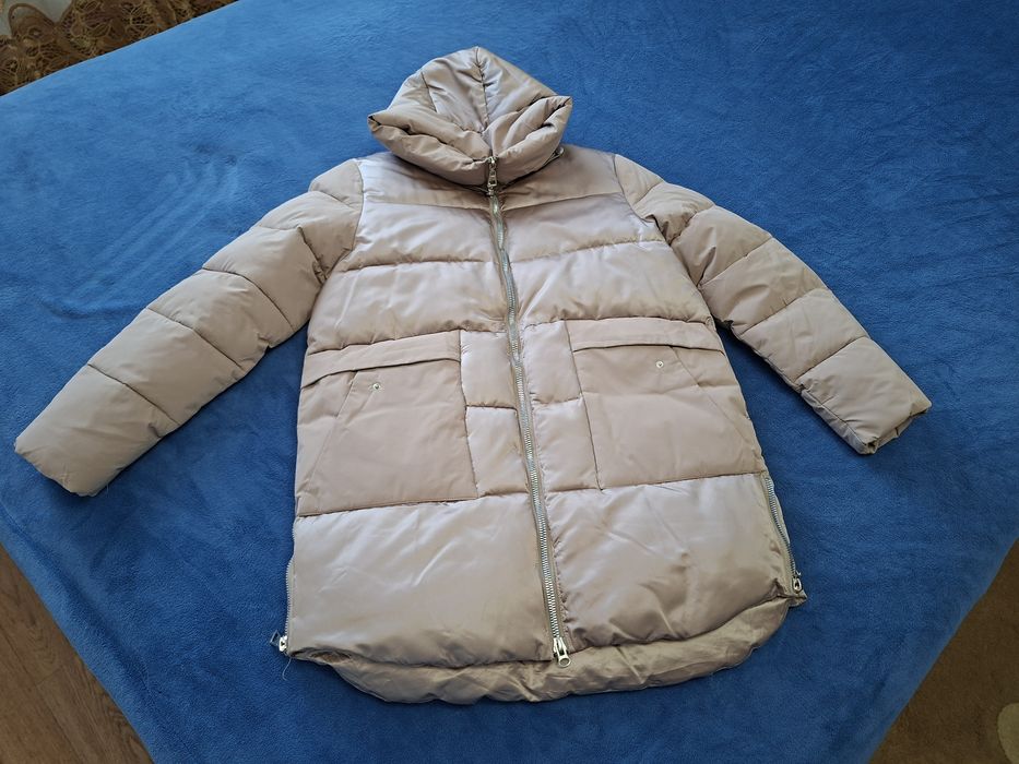 Продам женские куртки новые