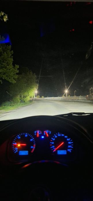 Vând faruri cu lupă golf 4